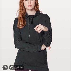 Lululemon twisted and tucked black pullover 6